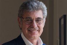 de cuanto es la fortuna de hugo sigman y como la consiguio