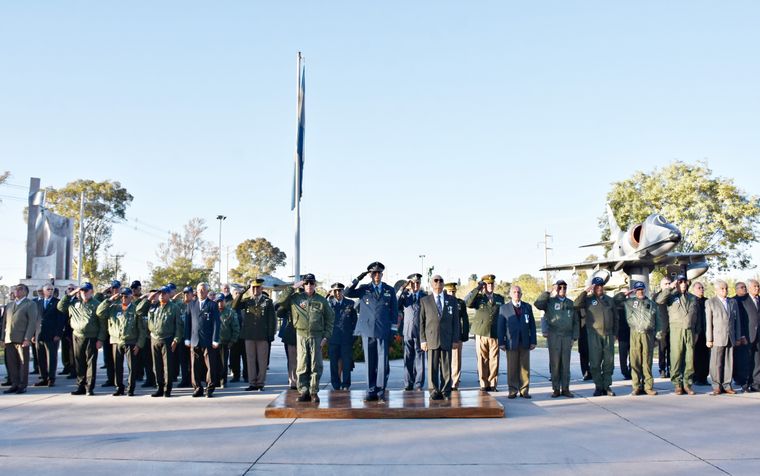 La IV Brigada de la Fuerza Aérea conmemoró un nuevo Bautismo de Fuego de su institución. La IV Brigada de la Fuerza Aérea conmemoró un nuevo Bautismo de Fuego de su institución.