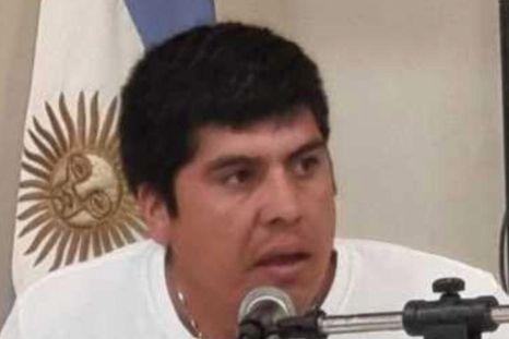 Se trata de Miguel Alejandro Vargas Nehuen, quien está acusado por el femicidio de su pareja Ana Calfín. Foto: X