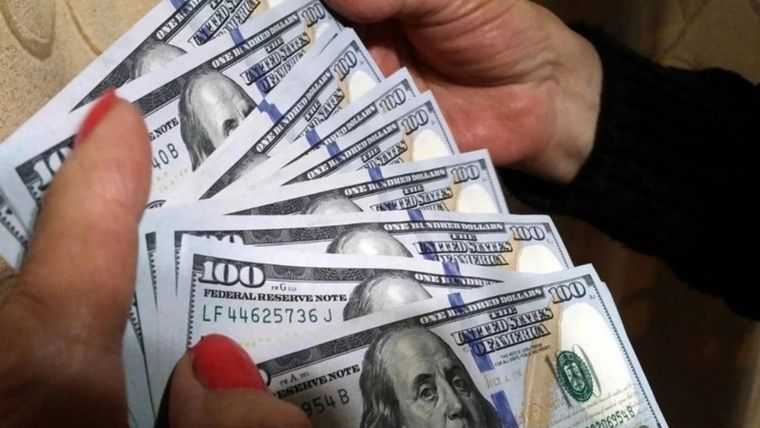 El dólar en calma por el feriado.