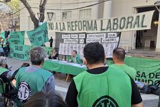 Sindicatos se presentarán en la Legislatura para rechazar la reforma laboral. Sindicatos se presentarán en la Legislatura para rechazar la reforma laboral.