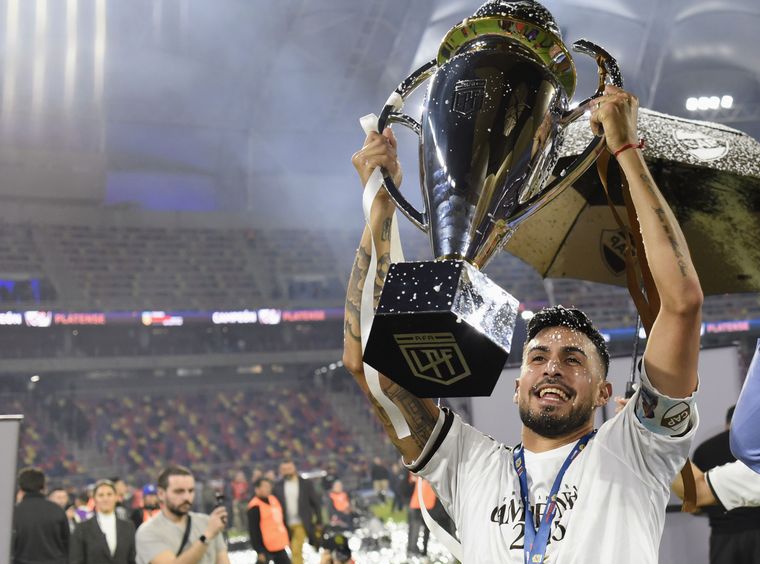 Nacho Vázquez está a detalles de convertirse en nuevo jugador de Racing. Nacho Vázquez está a detalles de convertirse en nuevo jugador de Racing.