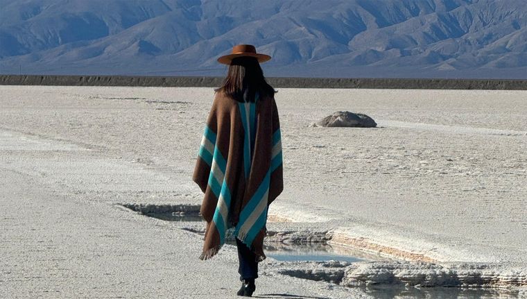 La vicepresidenta sigue sin poder conectar con el Ejecutivo. Foto: @VickyVillarruel