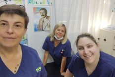 Norma Zatti, con su colega del Port y la doctora Pamela Krasser