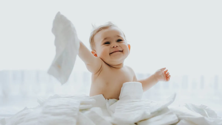 El bebé queda protegido durante sus primeros seis meses por la vacuna. El bebé queda protegido durante sus primeros seis meses por la vacuna.