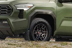 asi seria la nueva tacoma, hermana de la toyota hilux: todos los datos