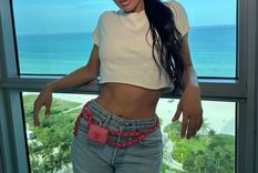 Kim Kardashian se apunta a jeans básicos, cómodos y versátiles Foto: Instagram
