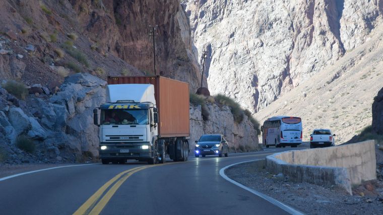 camiones ruta paso a chile uspallata (11).jpg