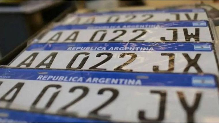 Continúa la falta de chapas patente en el país