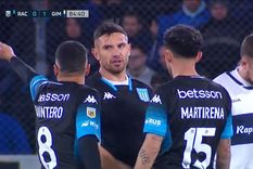 La discusión entre los jugadores de Racing. Foto: Captura