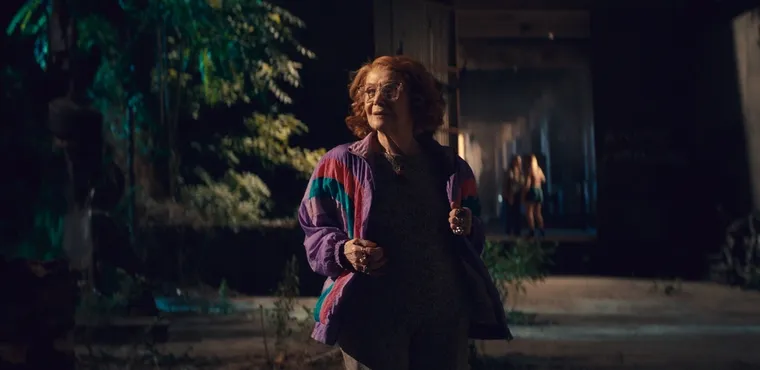 Una novela escrita en 1818 por una joven de apenas 18 años, Mary Shelley, que imaginó un cuerpo hecho de retazos humanos. Una novela escrita en 1818 por una joven de apenas 18 años, Mary Shelley, que imaginó un cuerpo hecho de retazos humanos.