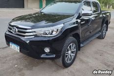 el usado del dia: hermosa toyota hilux srx 4x4 modelo 2018