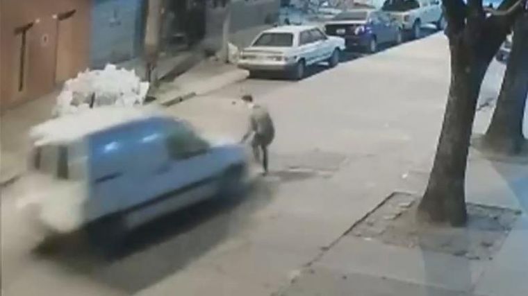 El video capta el momento del choque