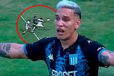 Copetti protestó con razón: mano de Gómez Andrade y penal para Racing. Copetti protestó con razón: mano de Gómez Andrade y penal para Racing.