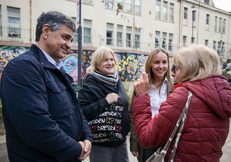 Juntos. Jorge Macri y Clara Muzzio, de campaña en Caballito. Foto: Prensa Jorge Macri.