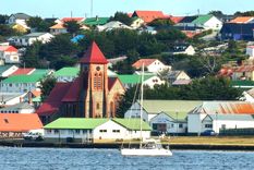El velero, al borneo frente a la ciudad Foto: Gentileza El velero, al borneo frente a la ciudad Foto: Gentileza