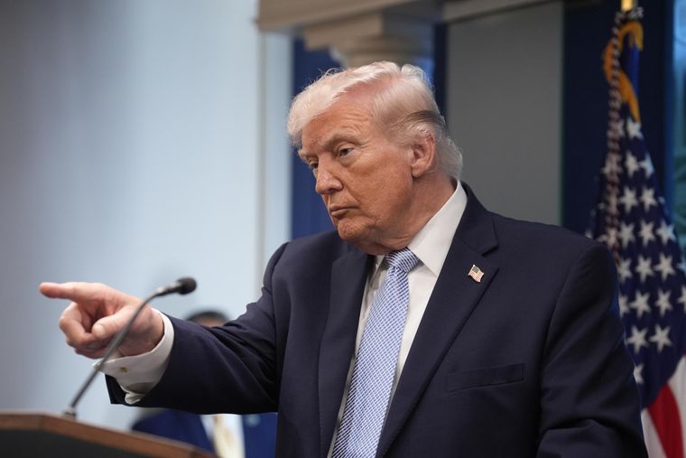 Donald Trump, presidente de los Estados Unidos, destaca a Rudy Giulani y ataca a los demócratas. Foto Efe Donald Trump, presidente de los Estados Unidos, destaca a Rudy Giulani y ataca a los demócratas. Foto Efe