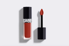 En redes sociales se hizo viral las similitudes del labial de Dior con el labial de Avon, este último lanzado al mercado 5 meses antes. ¿Nuevo caso de plagio o pura coincidencia? Foto: Web oficial Dior