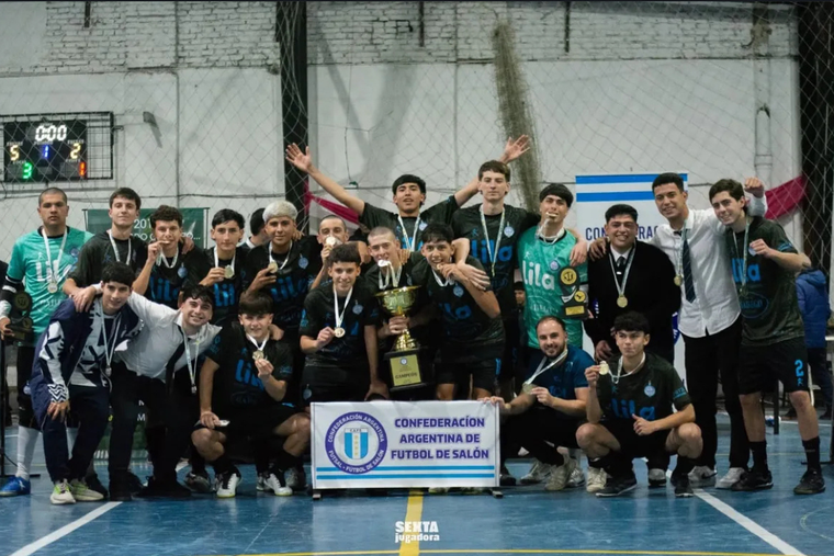 Jockey festejó en el Nacional C-17 de futsal.
