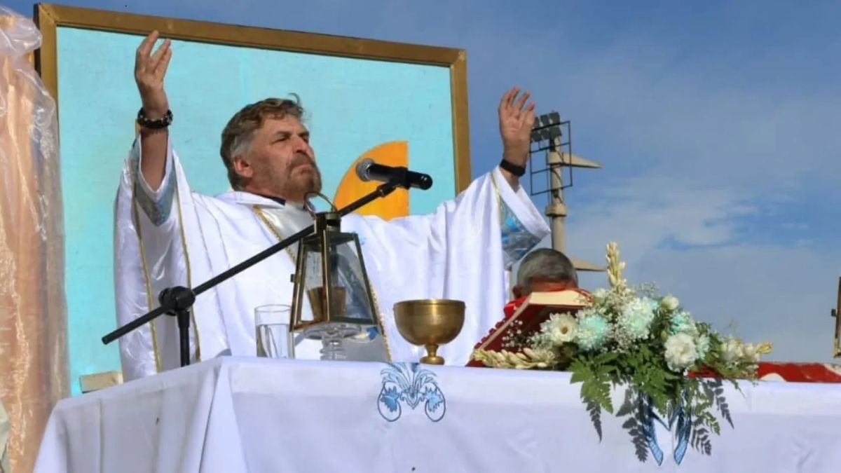 Miguel López D'Ambola, el exorcista de la Iglesia de Mendoza advierte sobre tecnología