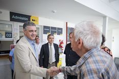 El jefe de Gobierno Jorge Macri estuvo presente en las instalaciones de comunicación para atención médica.