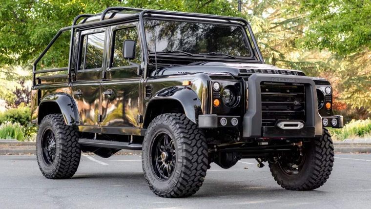 Land Rover Defender pick up