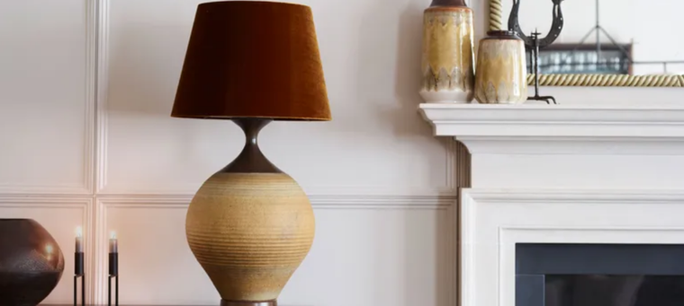 Podría ser necesaria una limpieza profunda si la pantalla de una lámpara se ha ensuciado con el tiempo. Importante: prestarle atención al material, Foto: Future PLC