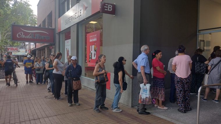 La jubilación mínima se encuentra en $105.713 Foto: Micaela Blanco Minoli / MDZ