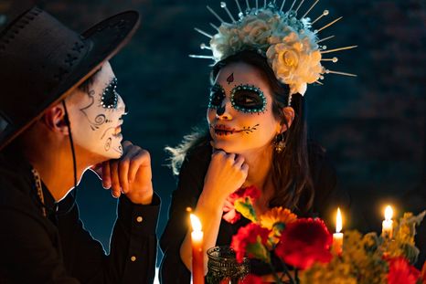 El Día de Muertos es una tradición que honra a los ancestros y explora la conexión entre la vida y la muerte Foto: Pexels