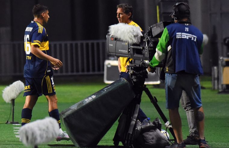Preocupación en Boca: la Bestia Merentiel pidió el cambio a los 15 minutos de juego ante Olimpia.