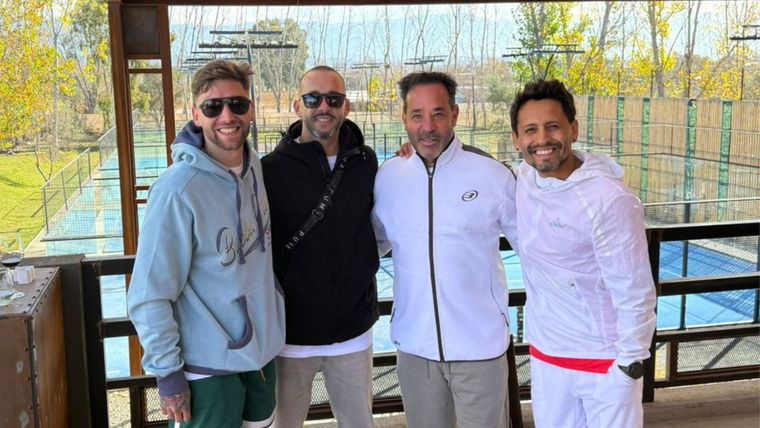 Adrián Yacopini junto a los integrantes de La Konga. Foto: Gentileza.&nbsp;