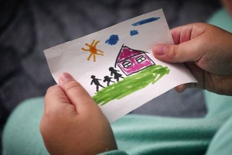 Adopción: la pareja brasileña condenada a compensar con más de US$27.000 al niño que devolvieron después de adoptarlo