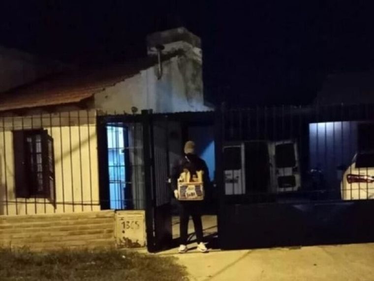 El policía fue detenido tras violar a su exmujer y a su hija, además de maltratar a sus hijos varones Foto: El Diario de la República