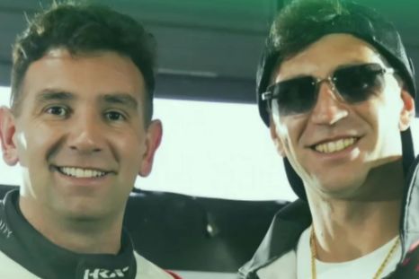 “Dibu”, junto a su hermano Alejandro Martínez. “Dibu”, junto a su hermano Alejandro Martínez.