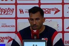 Tevez y su enojo con los jugadores por la falta de eficacia en la definición. Foto: Captura Tevez y su enojo con los jugadores por la falta de eficacia en la definición. Foto: Captura