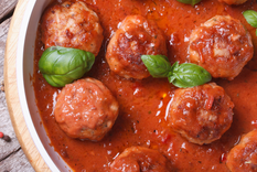 Disfruta de unas deliciosas albóndigas en salsa de tomate Foto: Shutterstock