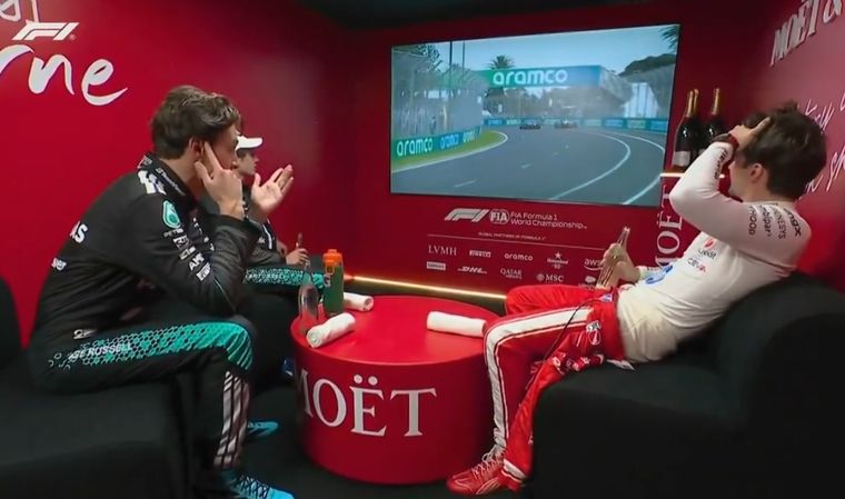 Russell, Antonelli y Leclerc, sorprendidos ante la ajustada maniobra de Colapinto.