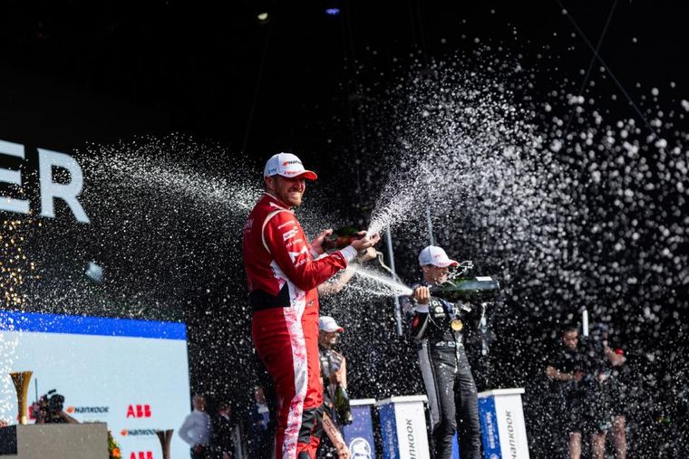 Nissan podio en Formula E abril 2026
