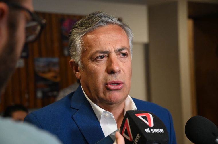 Alfredo Cornejo durante el diálogo con la prensa