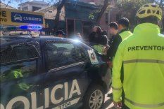 Los procedimientos en diferentes puntos de la capital mendocina permitieron atrapar a tres sujetos con pedidos de captura vigentes. Los procedimientos en diferentes puntos de la capital mendocina permitieron atrapar a tres sujetos con pedidos de captura vigentes.