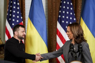 MDZol | Harris se reunió con el presidente ucraniano en Washington. Foto: EFE