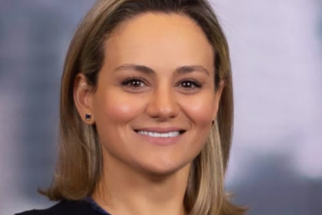 Lorna Hajdini, la ejecutiva de JP Morgan denunciada por un trabajador subalterno por abuso sexual, acoso e insultos racistas. Lorna Hajdini, la ejecutiva de JP Morgan denunciada por un trabajador subalterno por abuso sexual, acoso e insultos racistas.