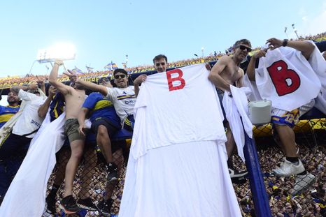 Los hinchas de Boca que fueron identificados detrás de los disfraces de fantasmas de la B serán sancionados. (Foto: Juan Mateo Aberastain / MDZ) Los hinchas de Boca que fueron identificados detrás de los disfraces de fantasmas de la B serán sancionados. (Foto: Juan Mateo Aberastain / MDZ)