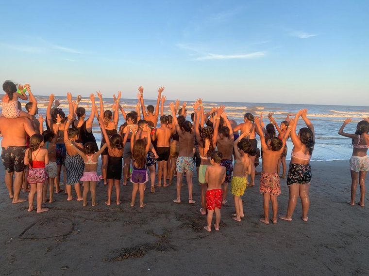 El recuerdo de las vacaciones que realizaron tres años atrás. El recuerdo de las vacaciones que realizaron tres años atrás.