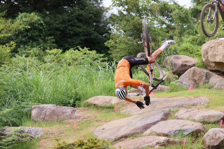 El momento de la dura caída. Foto: Juegos Olimpicos