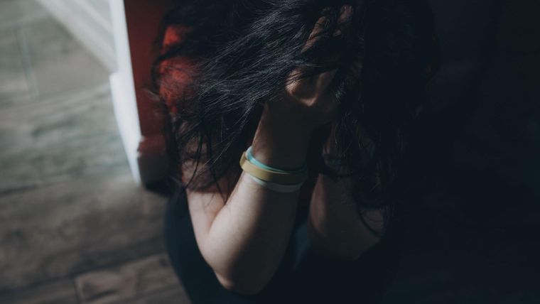 Para Rodríguez, el abuso sexual infantil es uno de los factores que pueden afectar la salud mental y aumentar el riesgo de autolesiones y conductas suicidas.
