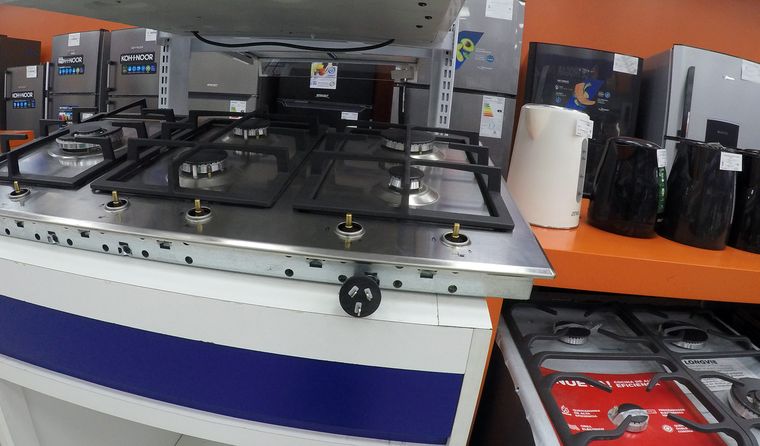 Un supermercado lanza descuentos en electrodomésticos. Un supermercado lanza descuentos en electrodomésticos.