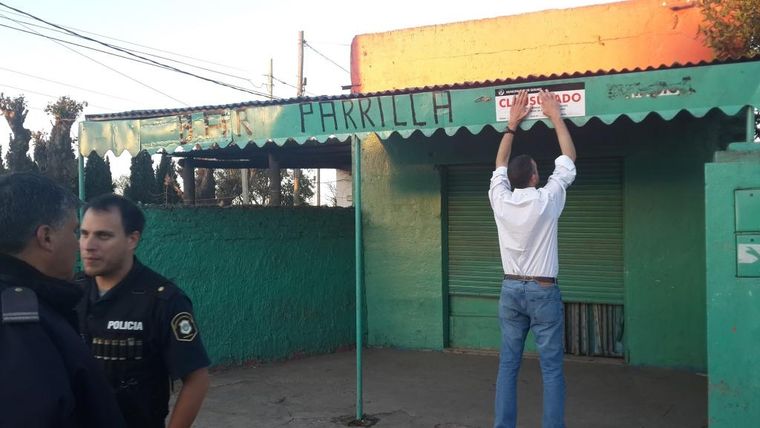 El lugar tenía fachada de parrillada, pero era un prostíbulo