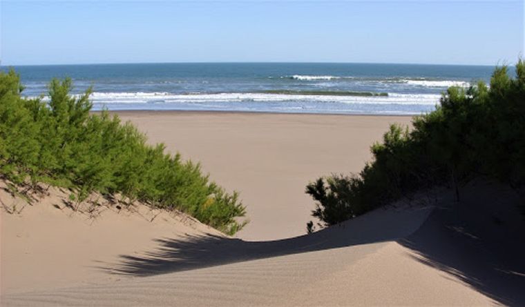 Reta es una de las playas más tranquilas de la Costa Foto: retakhuyana.com.ar