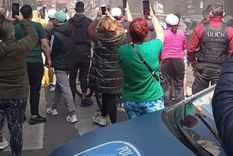 Hay peligro de derrumbe en la zona de Once incendiada el jueves. Foto: X